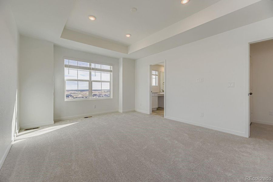 Spacious, unfurnished interior of a new home in Independence: The Pioneer Collection, Elizabeth (Image 9).