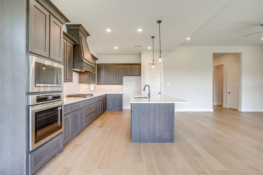 Furnished interior view inside a new home in Pecan Grove, Burleson (Image 18). Furnished interior view inside a new home in Pecan Grove, Burleson (Image 18).