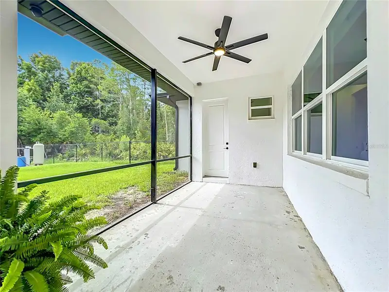 Exterior details and patio area of a home in , Orlando (Image 3).
