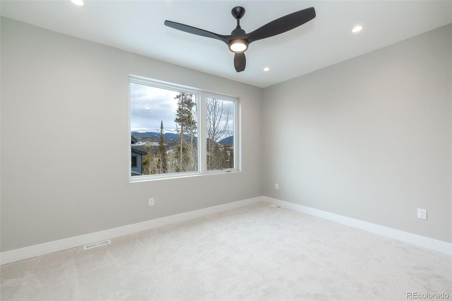 Spacious, unfurnished interior of a new home in , Winter Park (Image 24).