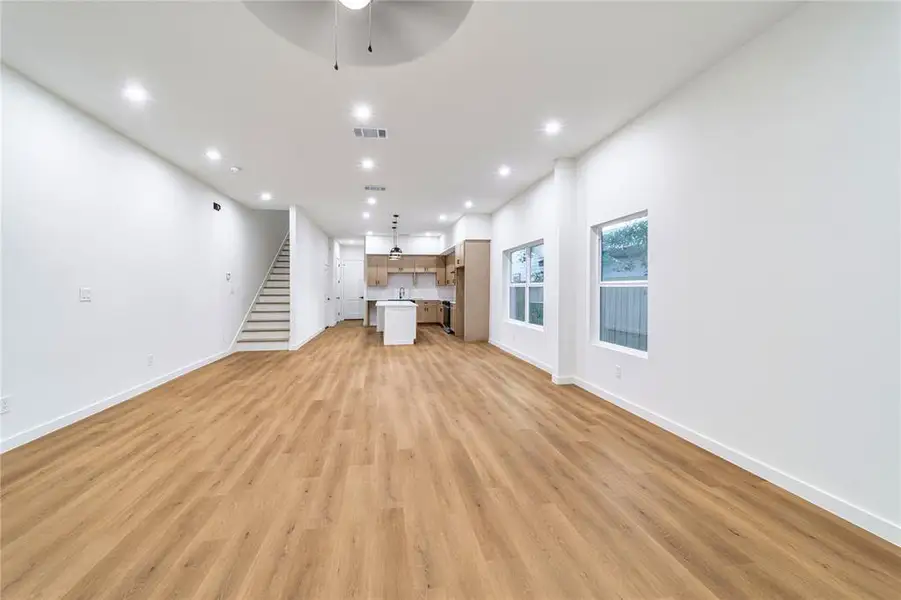 Spacious, unfurnished interior of a new home in , Dallas (Image 19).