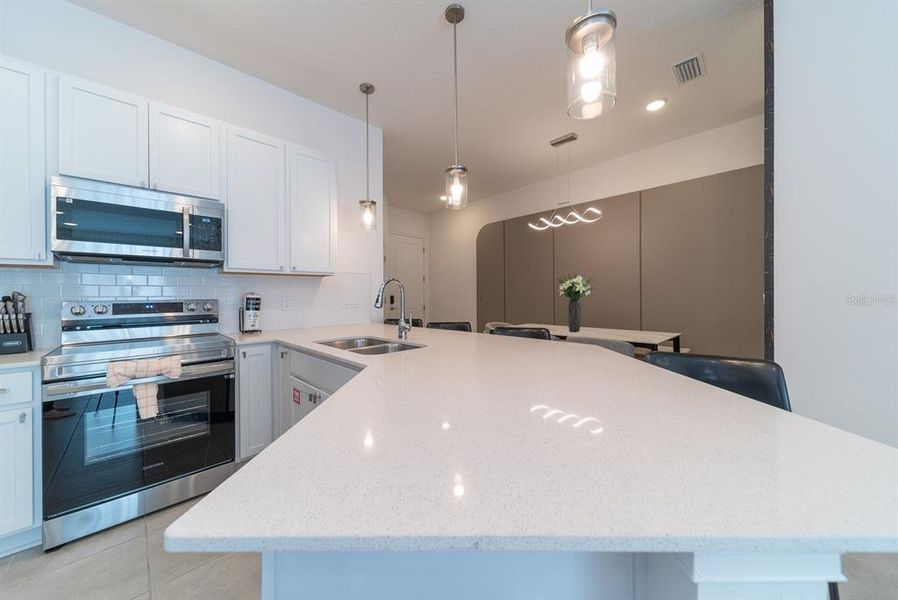 Furnished interior view inside a new home in , Orlando (Image 14).