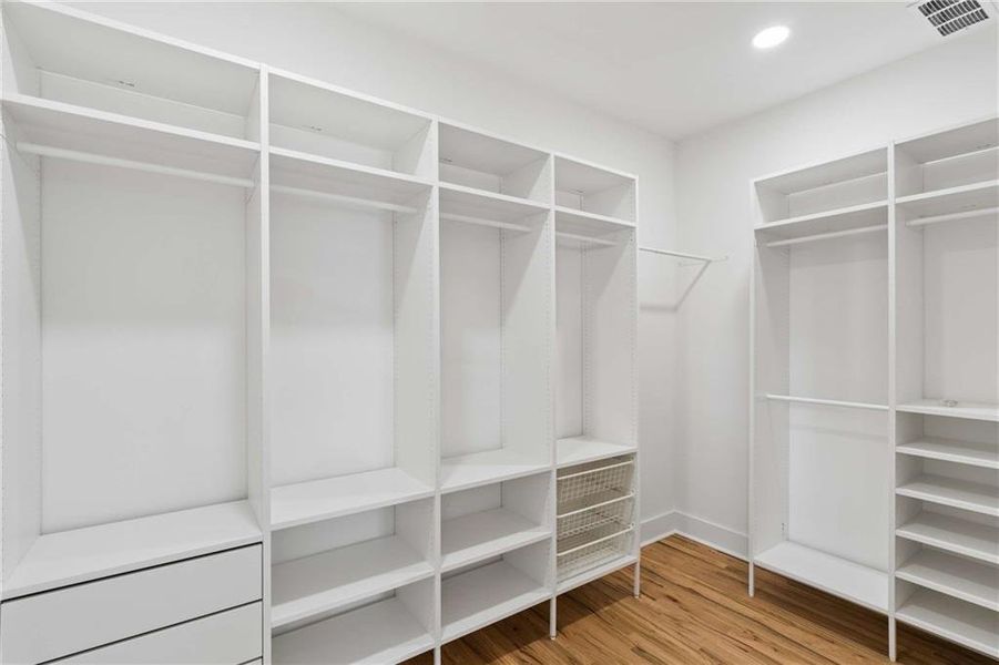 Spacious, unfurnished interior of a new home in , Atlanta (Image 23).