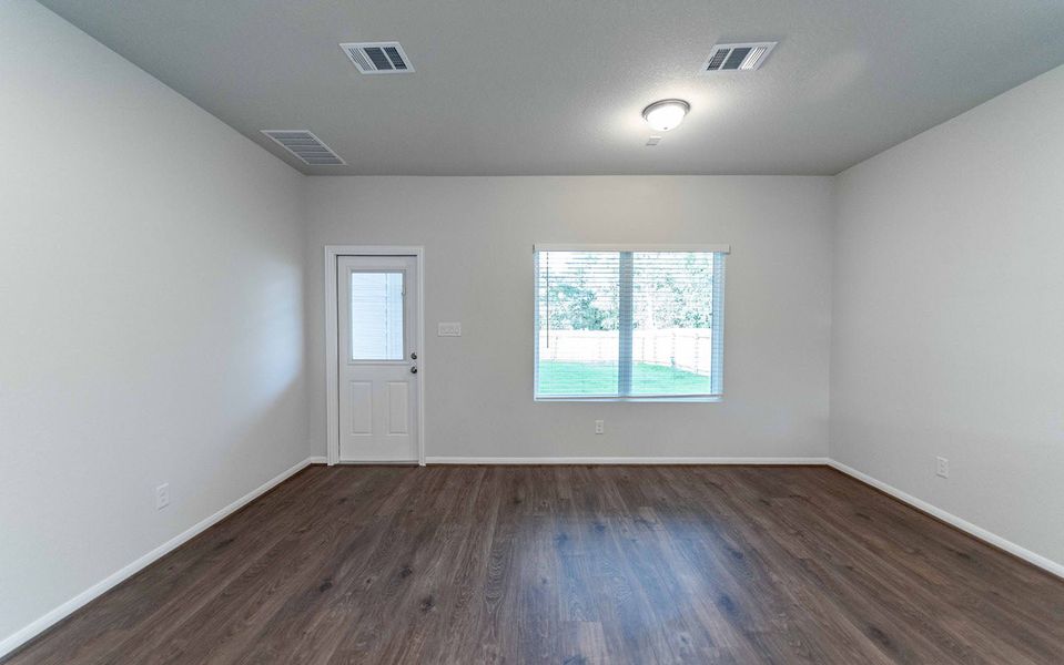 Spacious, unfurnished interior of a new home in Sanctuary, Salado (Image 12).