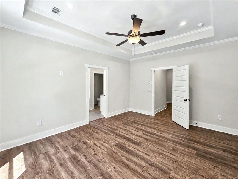 Spacious, unfurnished interior of a new home in , Dallas (Image 20).