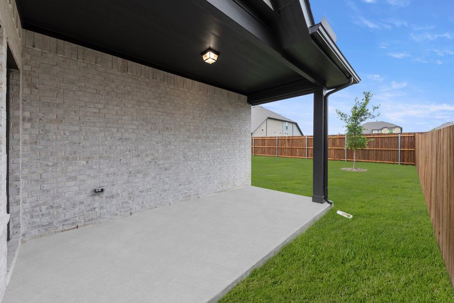 Representative exterior details of a home built from the Honor by Rockwell Homes in Creekside, Royse City (Image 47).