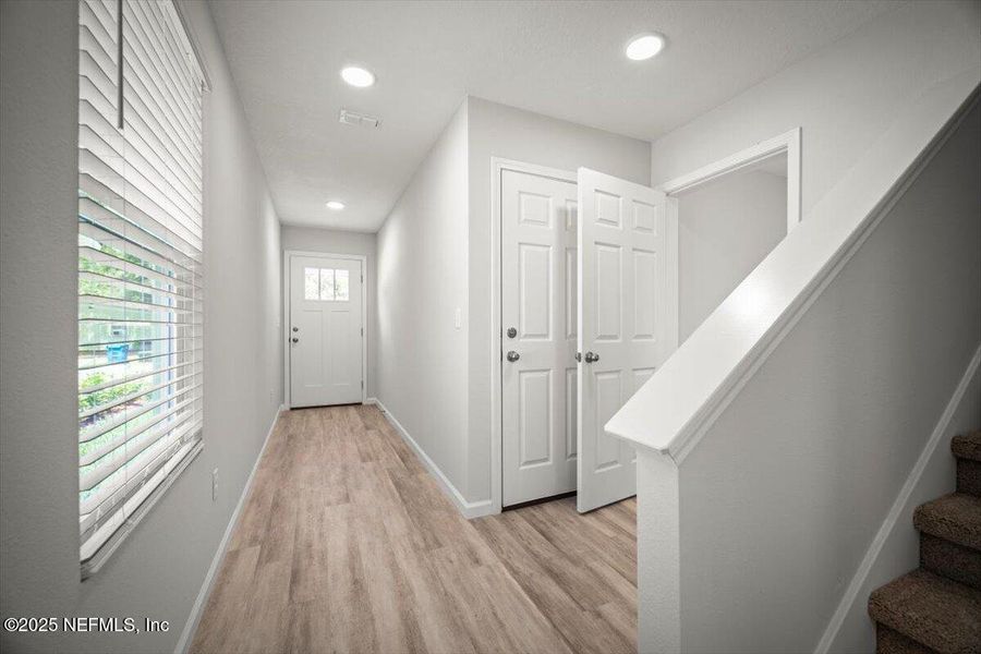 Spacious, unfurnished interior of a new home in , Jacksonville (Image 15).