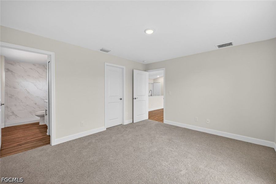 Spacious, unfurnished interior of a new home in Cape Coral, Cape Coral (Image 14).
