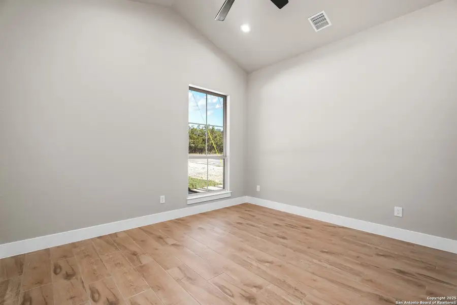 Spacious, unfurnished interior of a new home in , Spring Branch (Image 28).