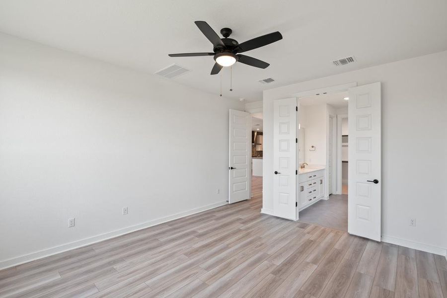 Spacious, unfurnished interior of a new home in Flora, Hutto (Image 32).