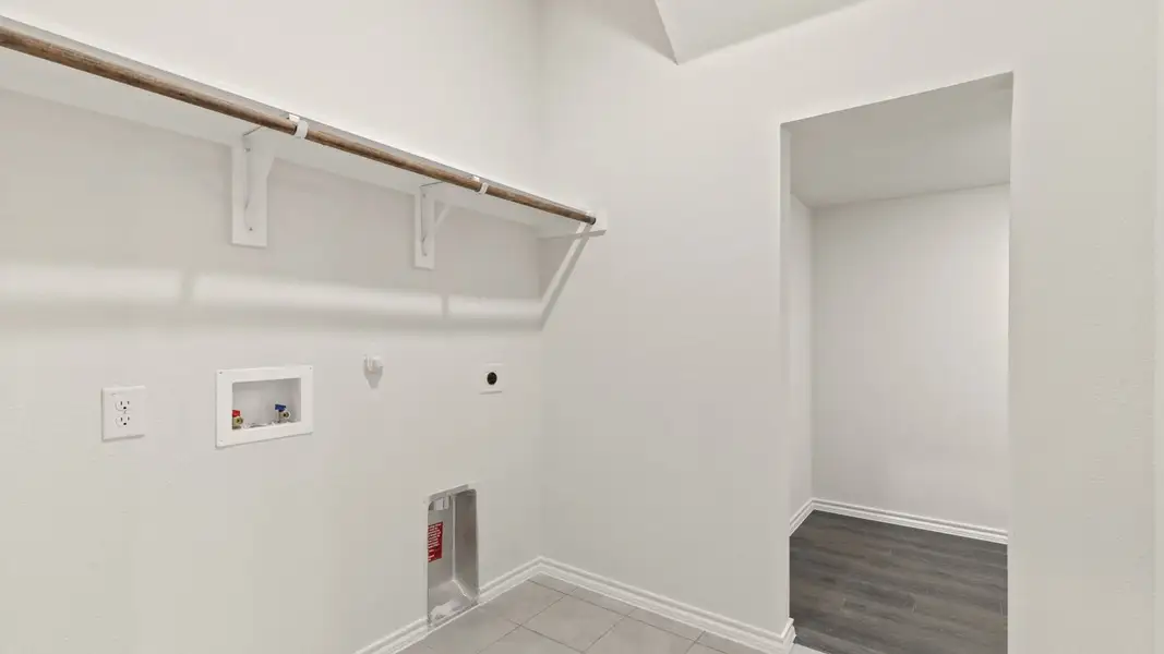 Representative unfurnished interior of a home built from the Naples by D.R. Horton in Oak Valley Estates, Bullard (Image 14). Representative unfurnished interior of a home built from the Naples by D.R. Horton in Oak Valley Estates, Bullard (Image 14).