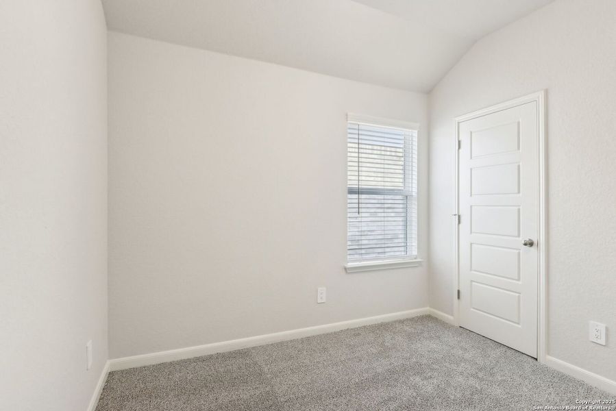 Spacious, unfurnished interior of a new home in Sagebrooke - Premier Series, San Antonio (Image 27).