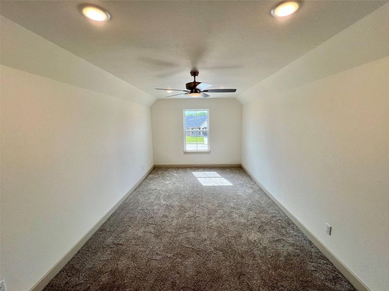 Spacious, unfurnished interior of a new home in , Angleton (Image 35).
