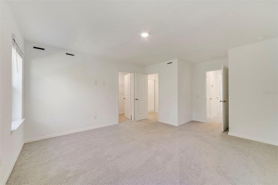 Spacious, unfurnished interior of a new home in Towns at Greenleaf, Oviedo (Image 22).