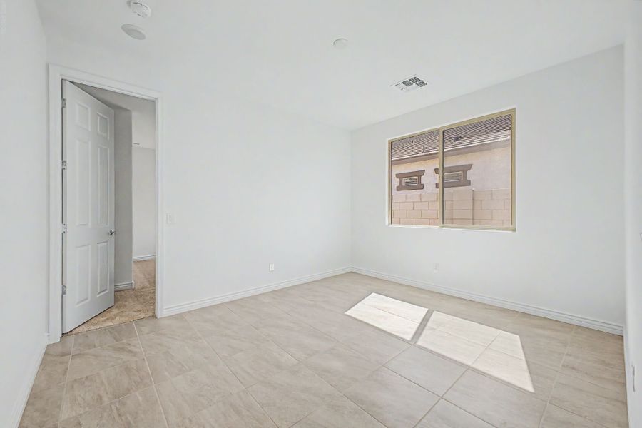 Spacious, unfurnished interior of a new home in Miravida, Surprise (Image 16).