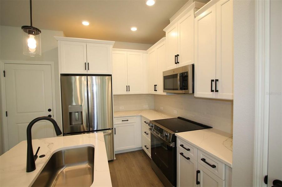 Furnished interior view inside a new home in , Orlando (Image 6).