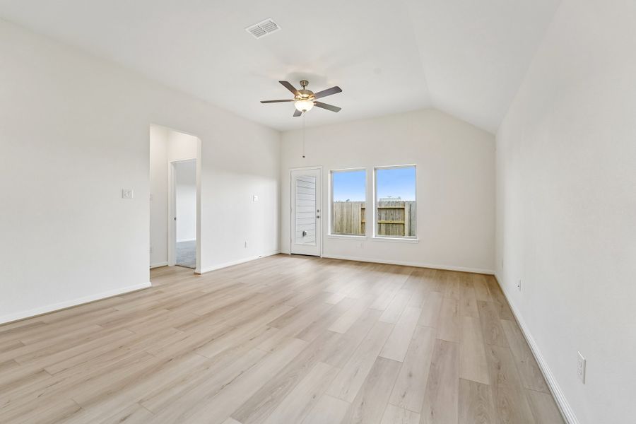 Spacious, unfurnished interior of a new home in Aldeana, Bonney (Image 15).