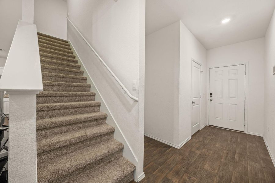 Spacious, unfurnished interior of a new home in Palomino, Manor (Image 22). Spacious, unfurnished interior of a new home in Palomino, Manor (Image 22).