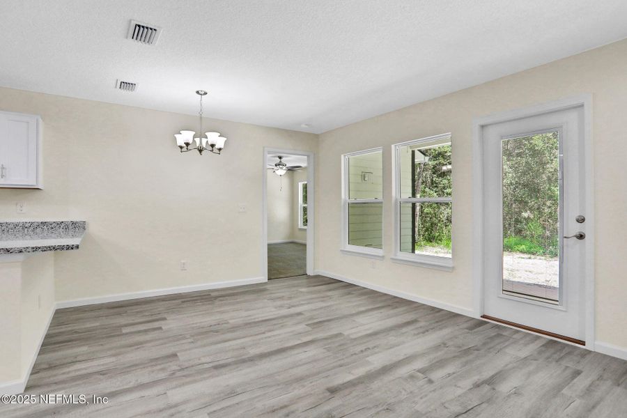 Spacious, unfurnished interior of a new home in , Middleburg (Image 27).