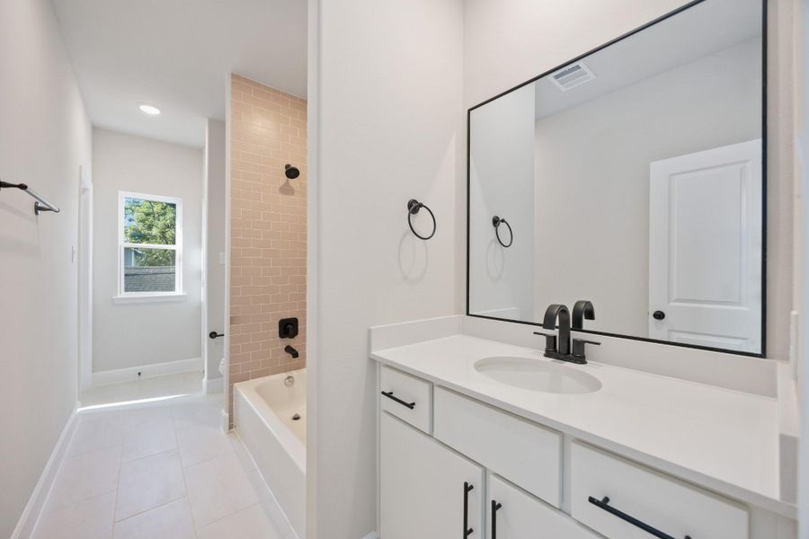 Furnished interior view inside a new home in Sunset Heights, Houston (Image 13). Furnished interior view inside a new home in Sunset Heights, Houston (Image 13).