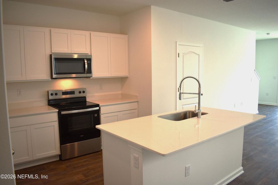 Furnished interior view inside a new home in Irongate Villas, Jacksonville (Image 4).