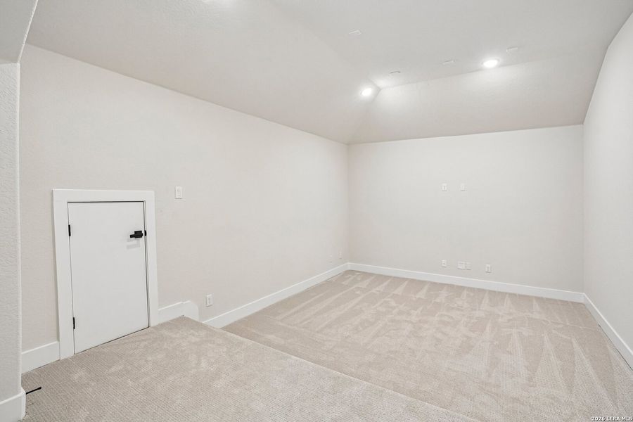 Spacious, unfurnished interior of a new home in Verandas at the Rim, San Antonio (Image 21). Spacious, unfurnished interior of a new home in Verandas at the Rim, San Antonio (Image 21).