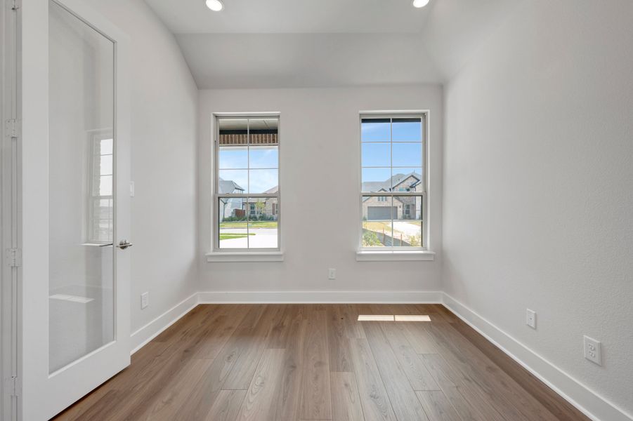 Spacious, unfurnished interior of a new home in LaPrelle, Fort Worth (Image 16).
