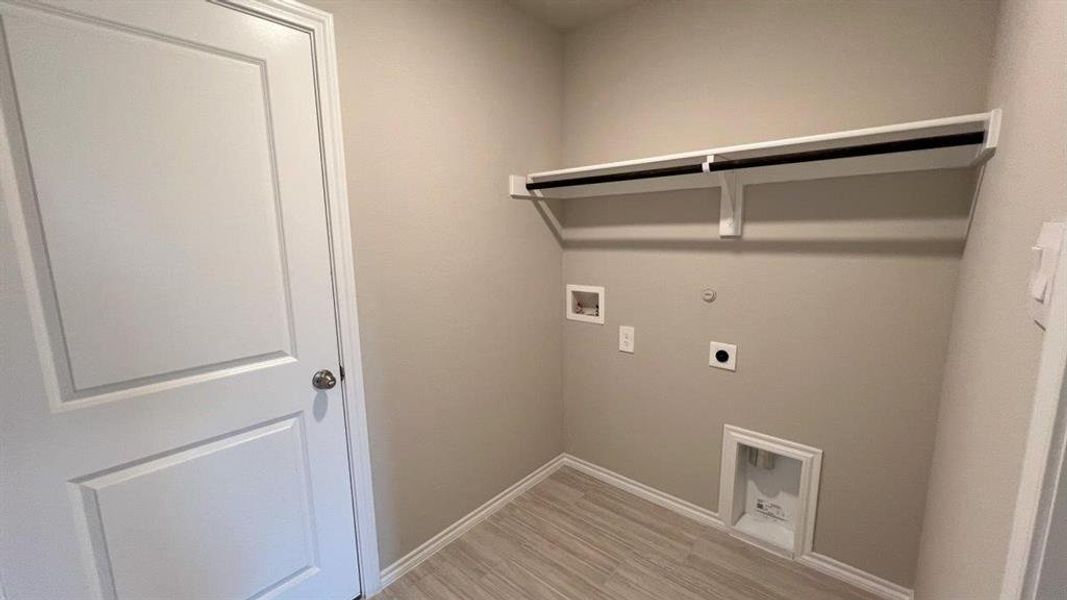 Spacious, unfurnished interior of a new home in Rosewood at Beltmill, Fort Worth (Image 9).