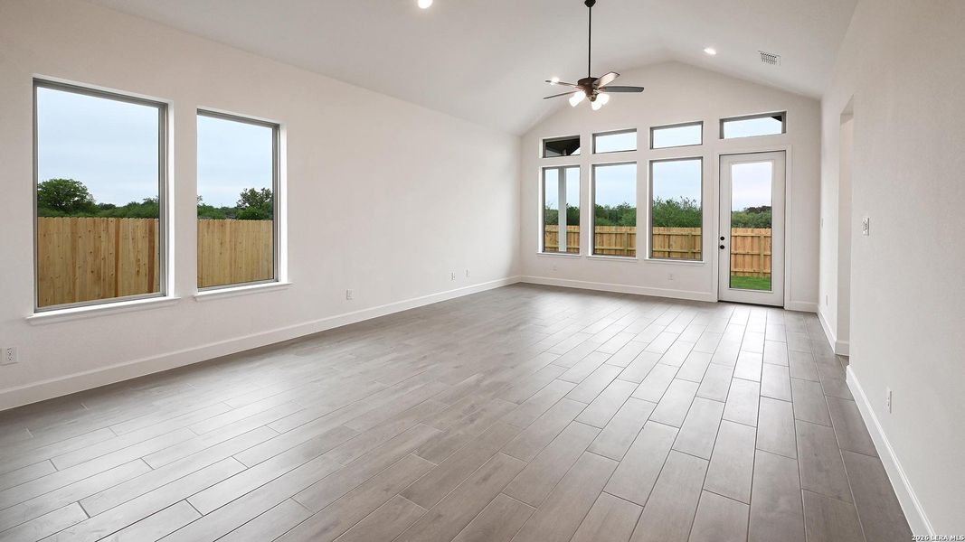 Spacious, unfurnished interior of a new home in The Parklands, Schertz (Image 24). Spacious, unfurnished interior of a new home in The Parklands, Schertz (Image 24).