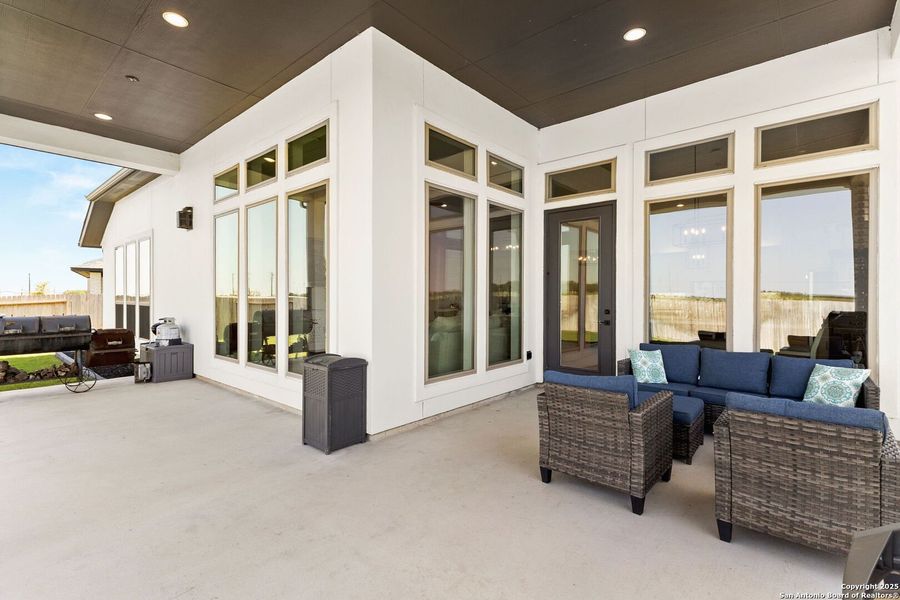 Furnished interior view inside a new home in Meadows Of Mill Creek 60', Seguin (Image 3).