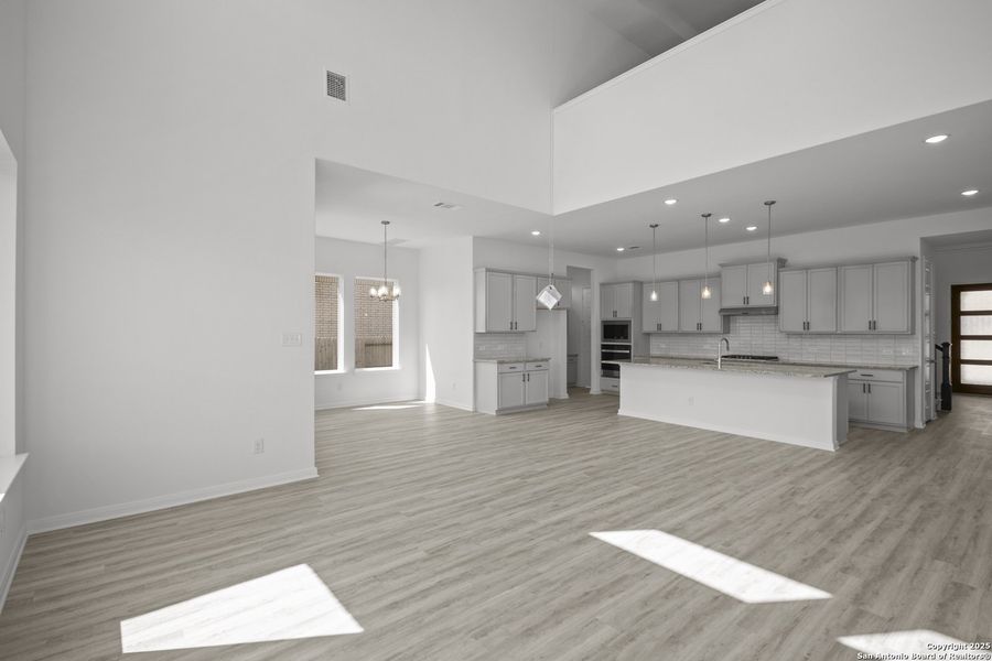 Spacious, unfurnished interior of a new home in Stillwater Ranch, San Antonio (Image 17). Spacious, unfurnished interior of a new home in Stillwater Ranch, San Antonio (Image 17).