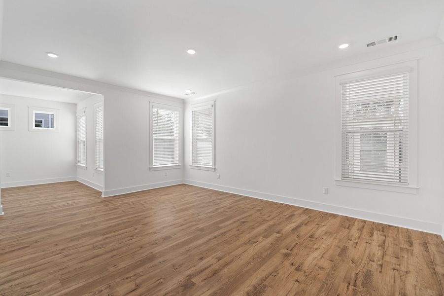 5br New Home in Spring Hill, TN.  - Slide 27