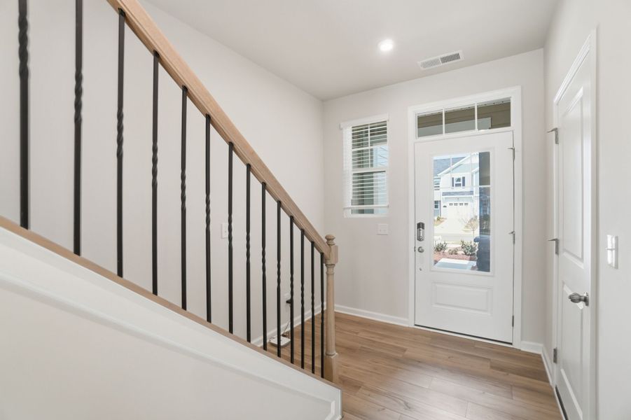Spacious, unfurnished interior of a new home in Arbor Chase, Clover (Image 10).
