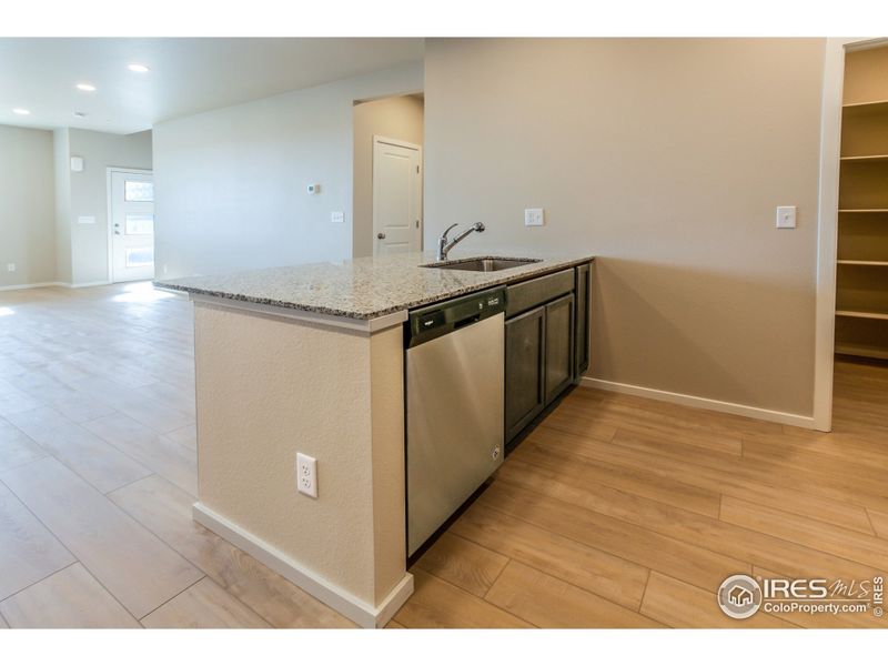 EXAMPLE PHOTO: KITCHEN W/ ISLAND