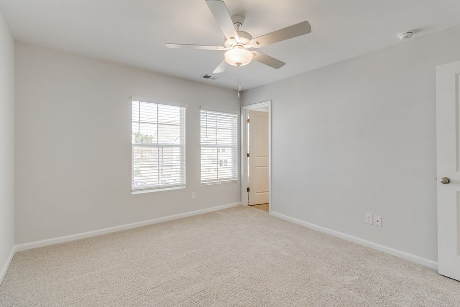 Spacious, unfurnished interior of a new home in Astoria, Columbia (Image 21).