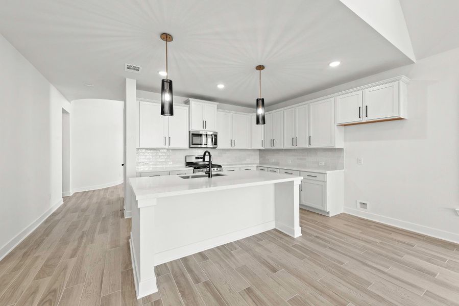 Representative image. Features, specifications, selections and colors may vary. Representative image. Features, specifications, selections and colors may vary.