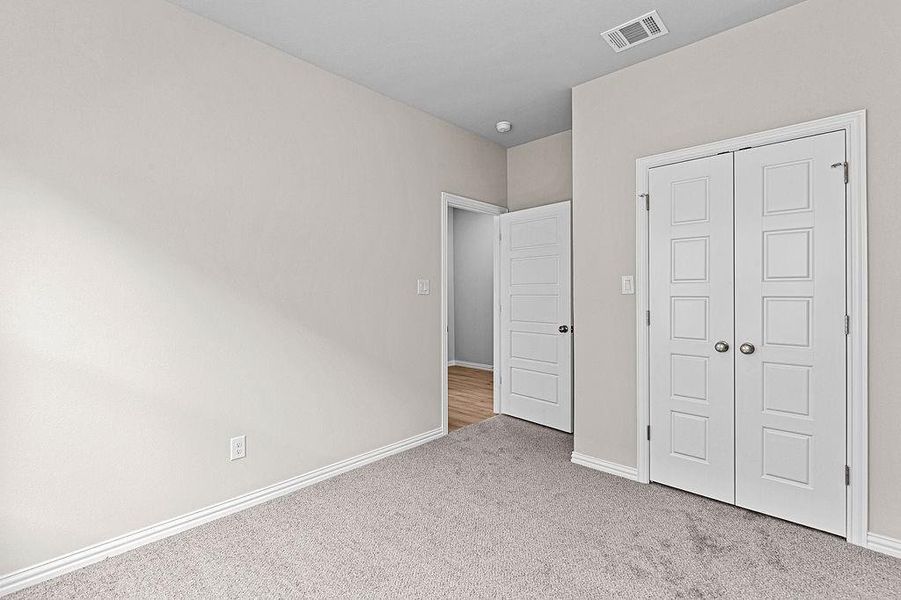 Spacious, unfurnished interior of a new home in Trails of Fossil Creek, Fort Worth (Image 26).