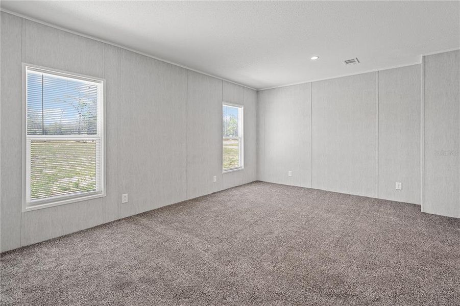 Spacious, unfurnished interior of a new home in , Bronson (Image 28).