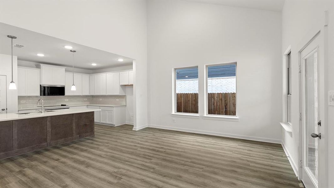 12. 1504 Edgeway - Dining (2) 12. 1504 Edgeway - Dining (2)