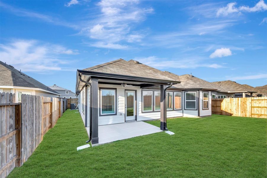 Exterior details and patio area of a home in Summerview, Fulshear (Image 19).