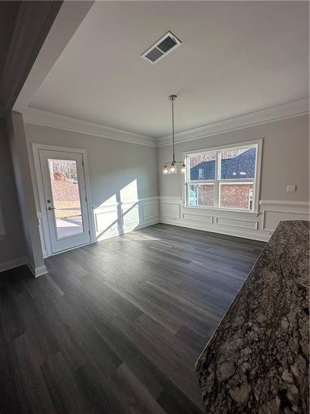 Spacious, unfurnished interior of a new home in Mirror Lake at South Harbour, Villa Rica (Image 23).