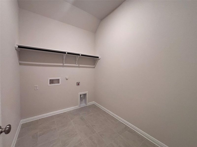 Spacious, unfurnished interior of a new home in The Colony, Bastrop (Image 17). Spacious, unfurnished interior of a new home in The Colony, Bastrop (Image 17).