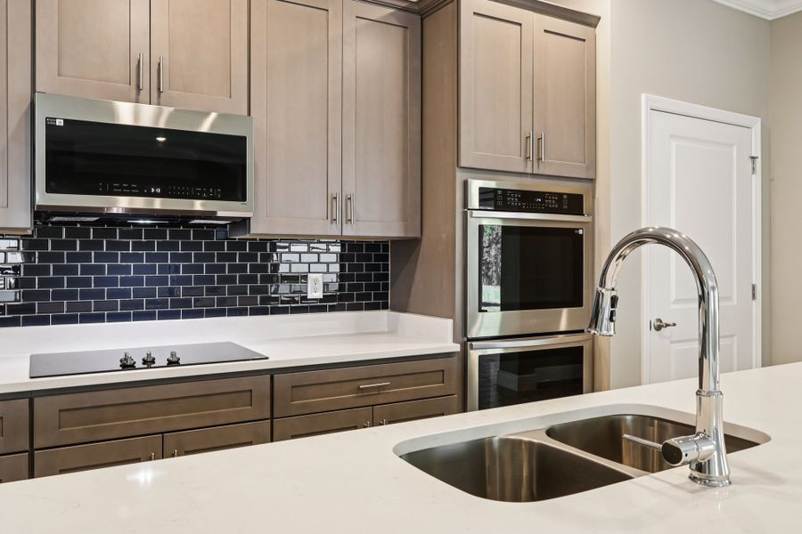 Close-up of interior finishes inside a home in Oakstone Farms, Leesburg (Image 15).
