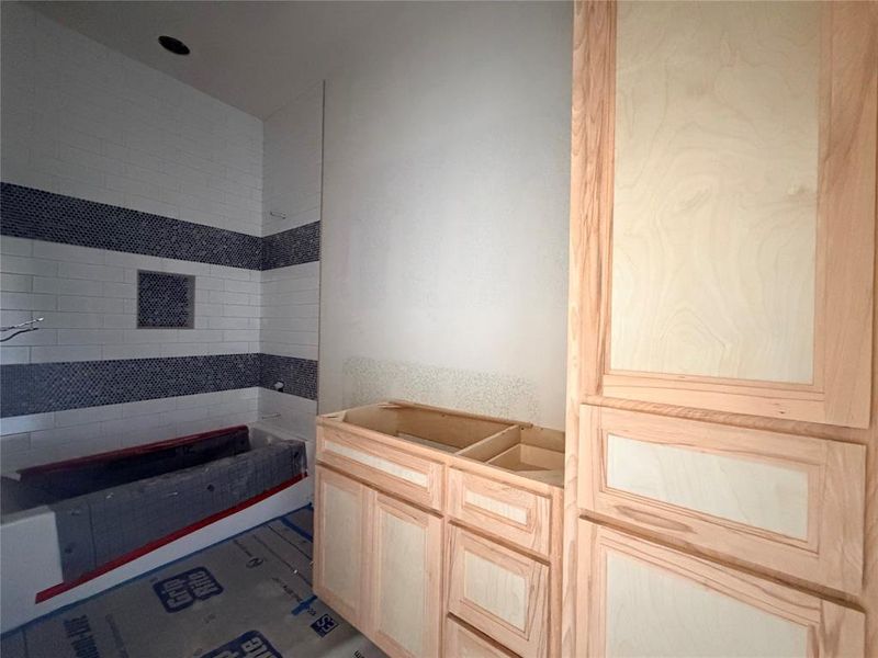 In-progress construction of a new home in Oak Water Ranch, Granbury, TX (Image 27). In-progress construction of a new home in Oak Water Ranch, Granbury, TX (Image 27).