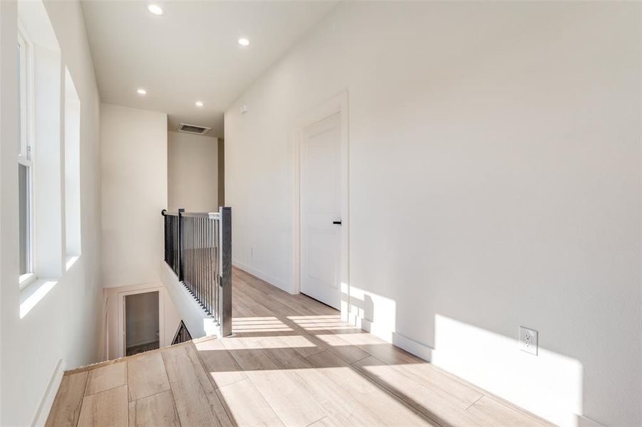 Spacious, unfurnished interior of a new home in , Dallas (Image 22).