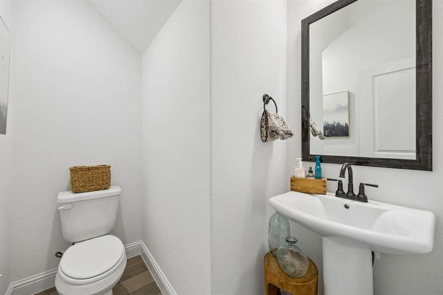 Furnished interior view inside a new home in , Grand Prairie (Image 15).