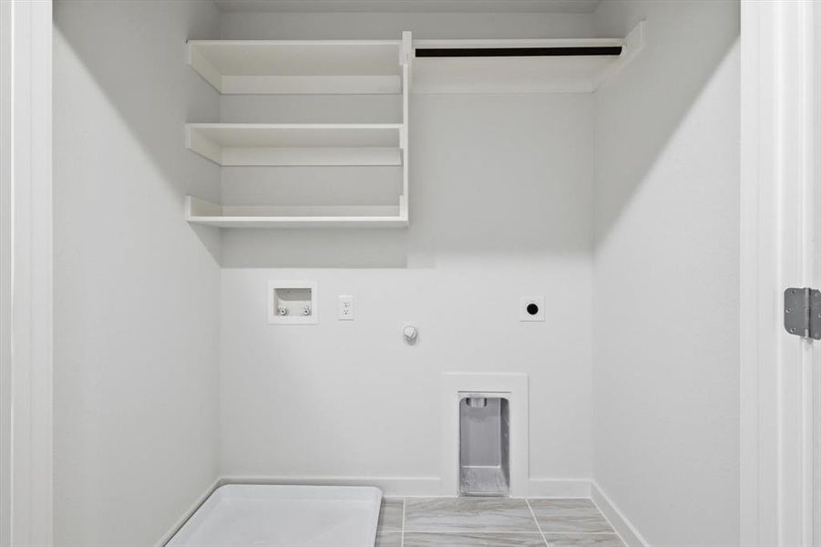 Spacious, unfurnished interior of a new home in , Fort Worth (Image 12).