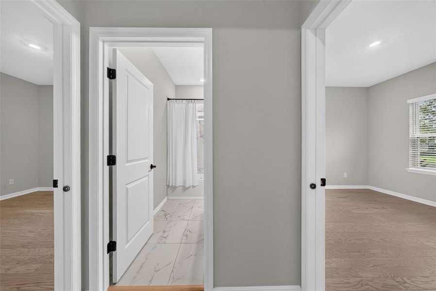 Spacious, unfurnished interior of a new home in , Bradenton (Image 45).