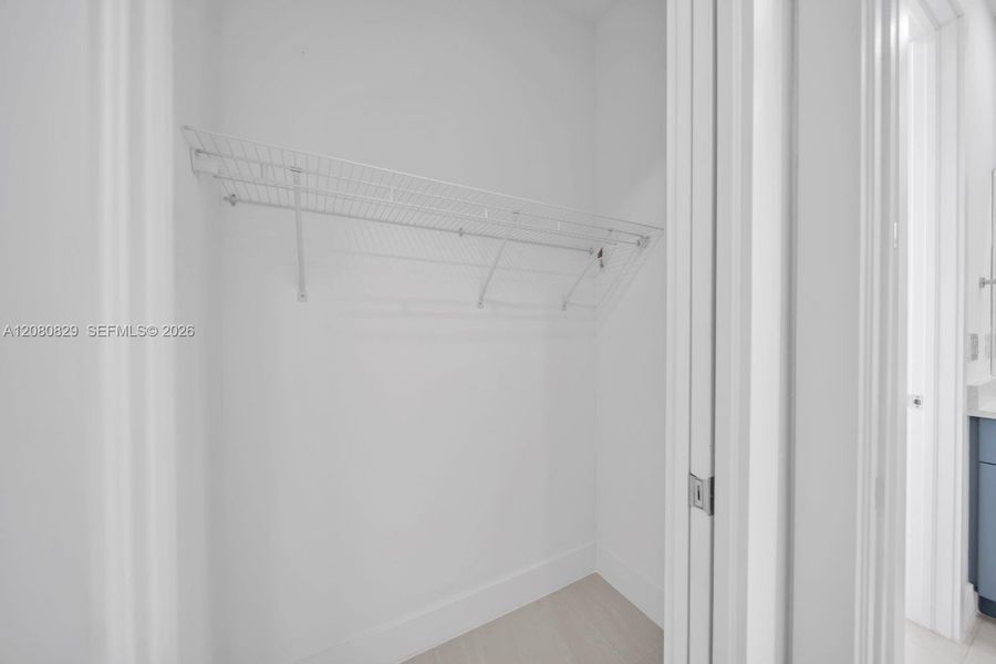 Spacious, unfurnished interior of a new home in , Lehigh Acres (Image 25).