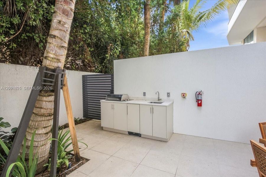 Exterior details and patio area of a home in , Miami (Image 23).